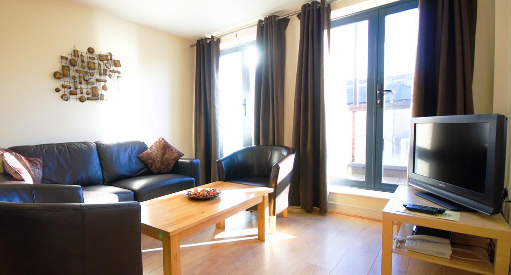 Lodge Drive Serviced Apartments Enfield Phòng bức ảnh