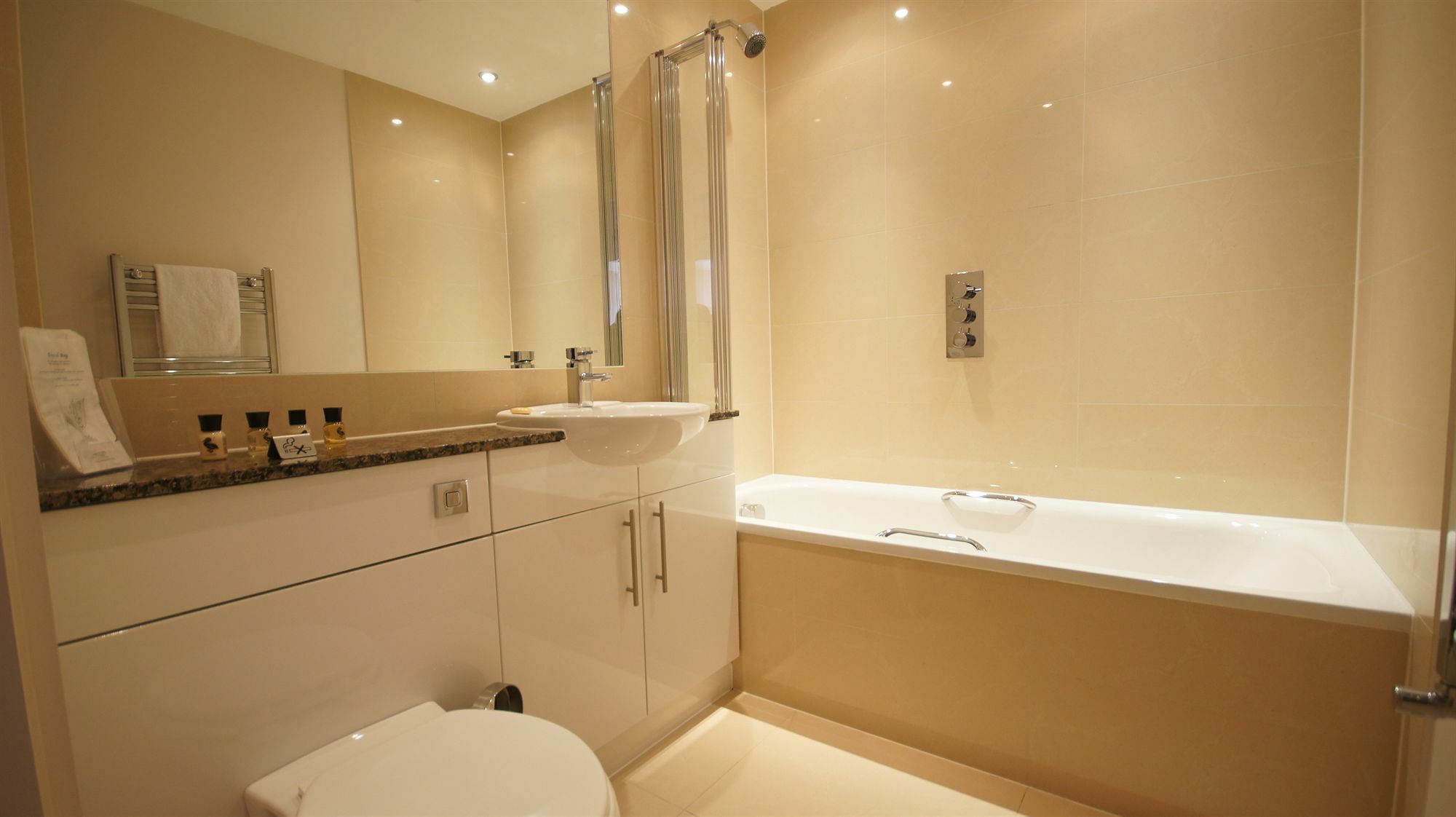 Lodge Drive Serviced Apartments Enfield Ngoại thất bức ảnh