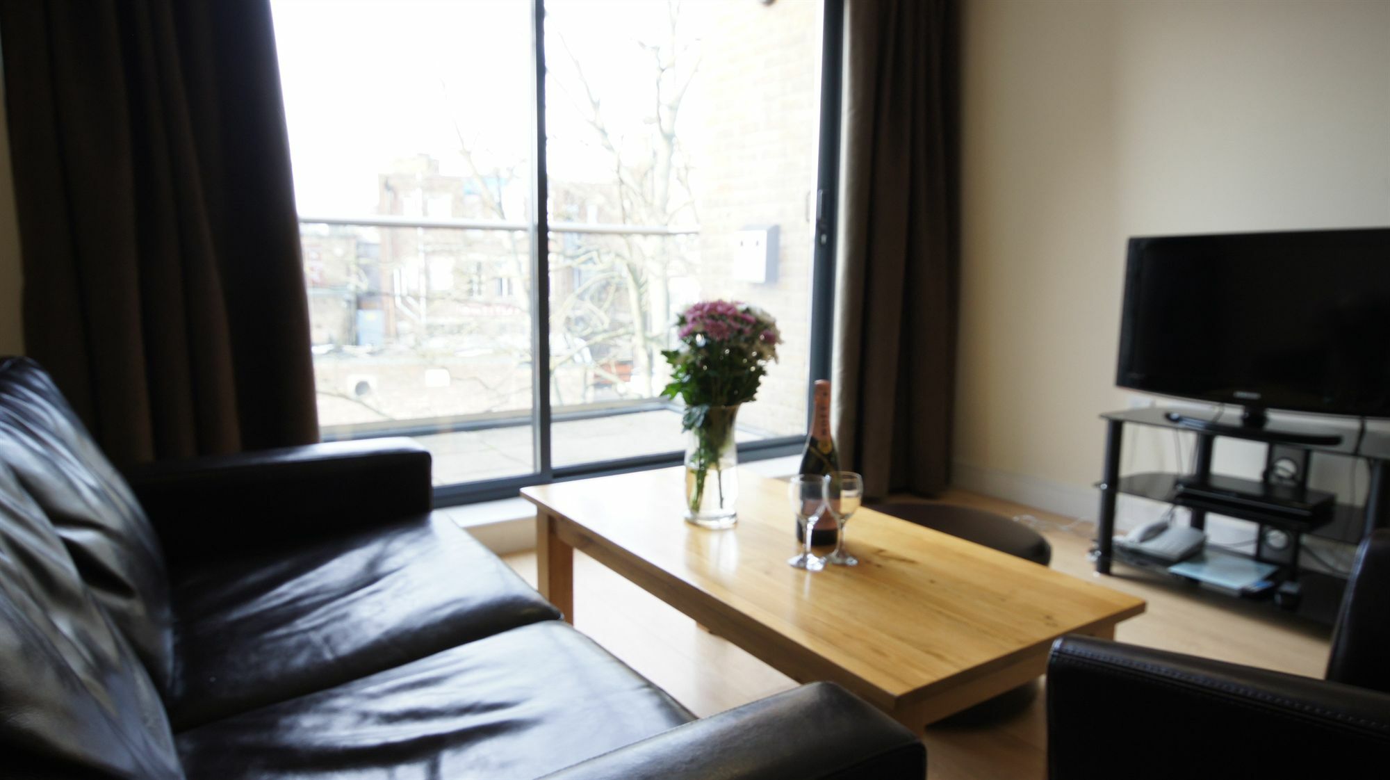 Lodge Drive Serviced Apartments Enfield Ngoại thất bức ảnh